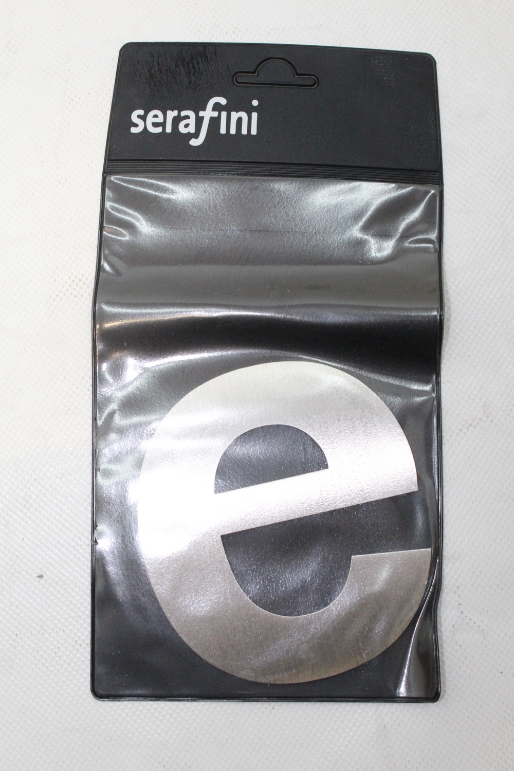 Serafini Hausnummer / Hausbuchstabe e klein selbstklebend 11cm H x 10cm B Stahl