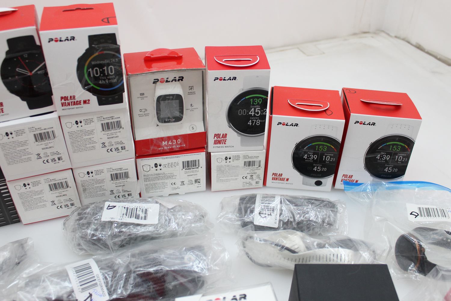 B-Ware 48x Beschädigte Polar Uhren Sportuhre Smartwatch Fitnessuhr Defekt Unvollständig