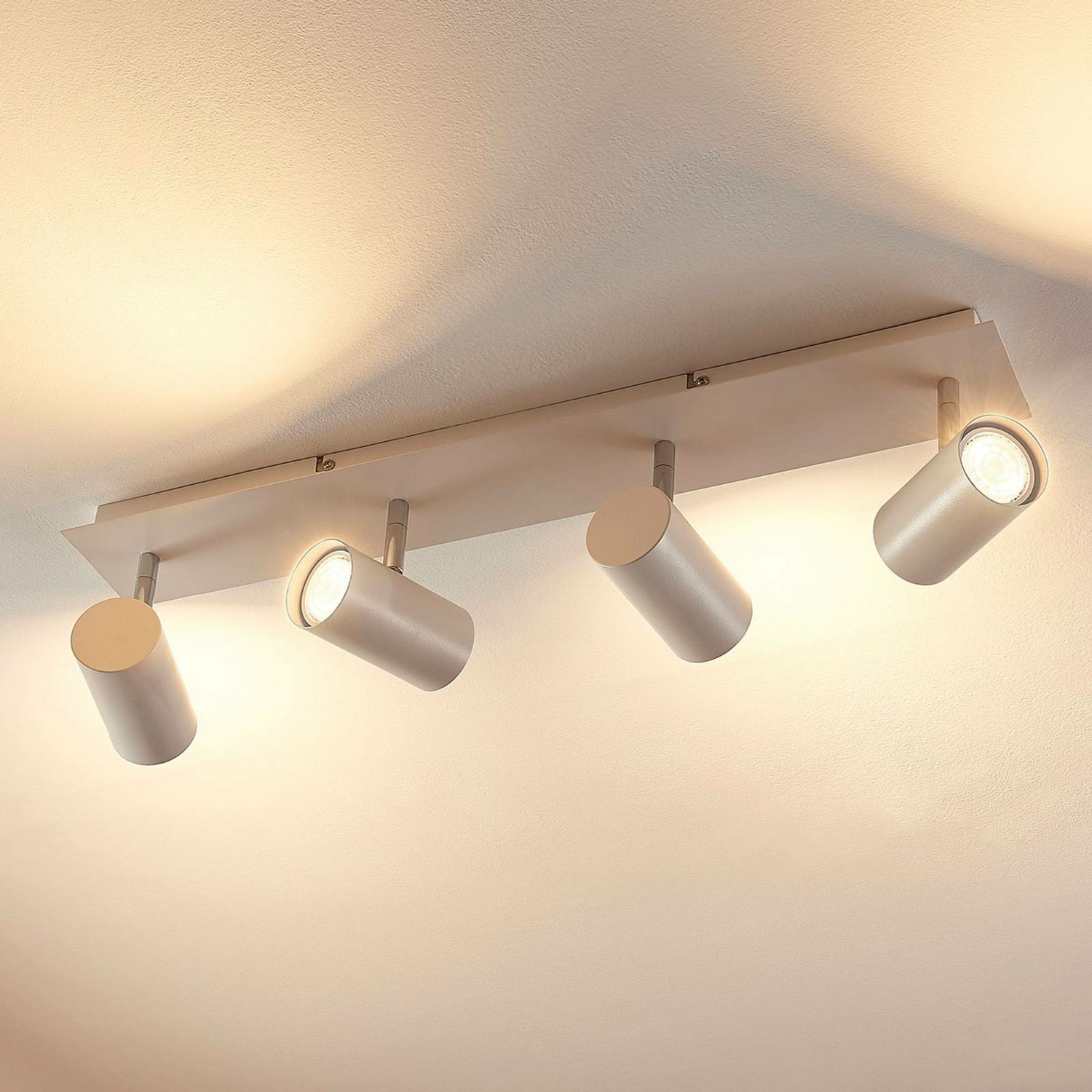 Spot de plafond Lindby, lampe de plafond Iluk, éclairage de salon
