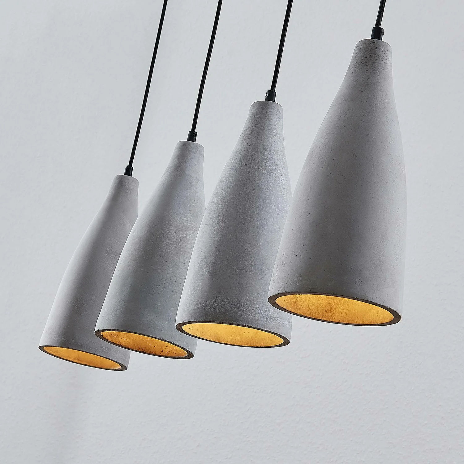 Suspension Lindby en béton, suspension Sanne, lampe suspendue à quatre ampoules E27565, produit d'occasion