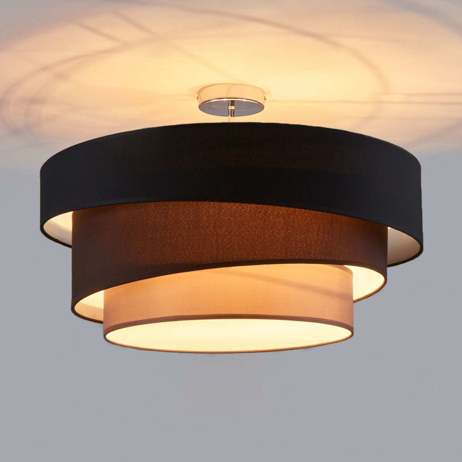 Suspension Lindby Melia de qualité B, 3 lumières E27, noir/marron
