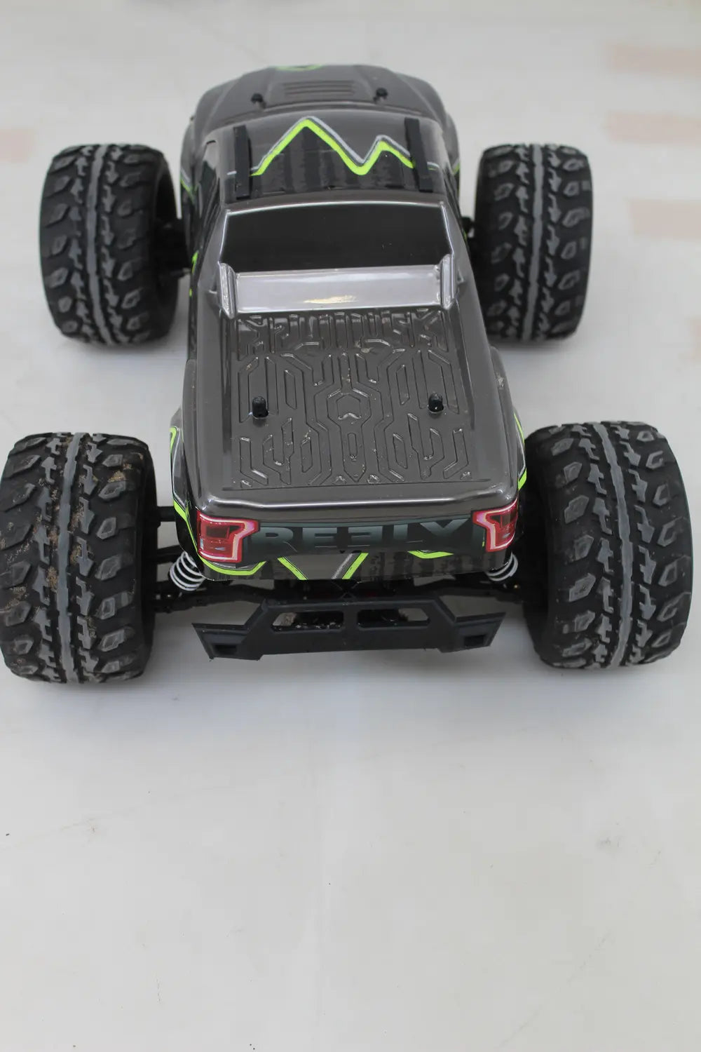C-Ware Reely New1 Brushed 1 Zu 10 Rc Modellauto Elektro Monstertruck Siehe Text/Foto - 4016139197265