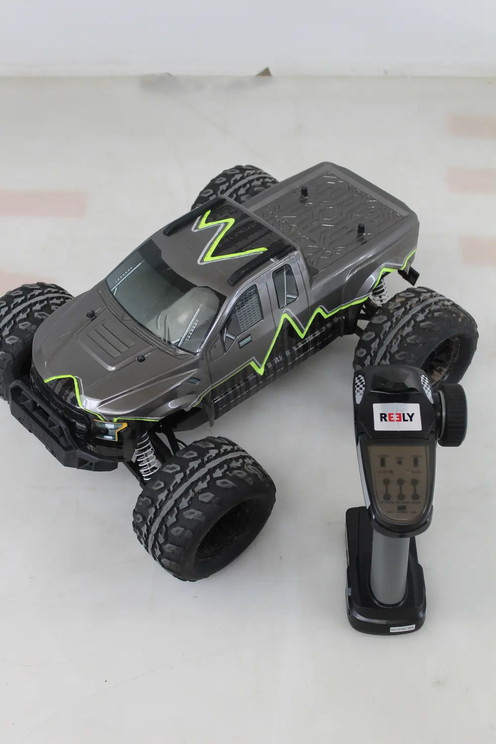 C-Ware Reely New1 Brushed 1 Zu 10 Rc Modellauto Elektro Monstertruck Siehe Text/Foto - 4016139197265