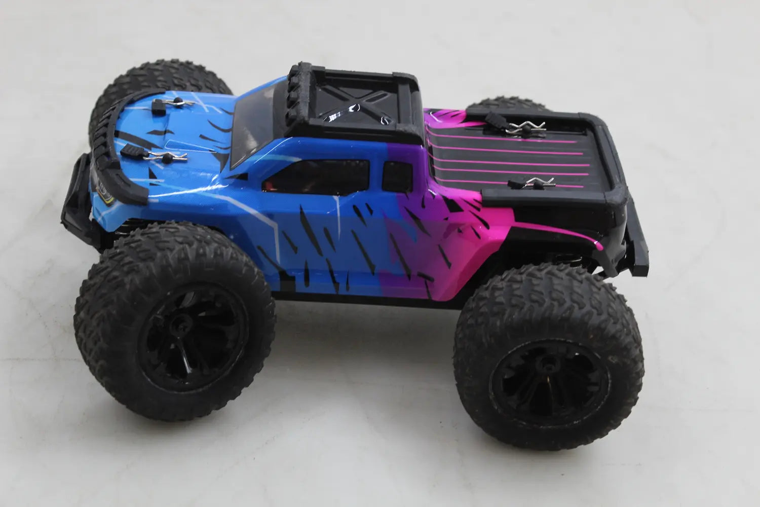 C-Ware Absima Mini Amt Pink Blau Brushed 1:16 Rc Elektro Monstertruck Siehe Text/F176 - 4250650957704