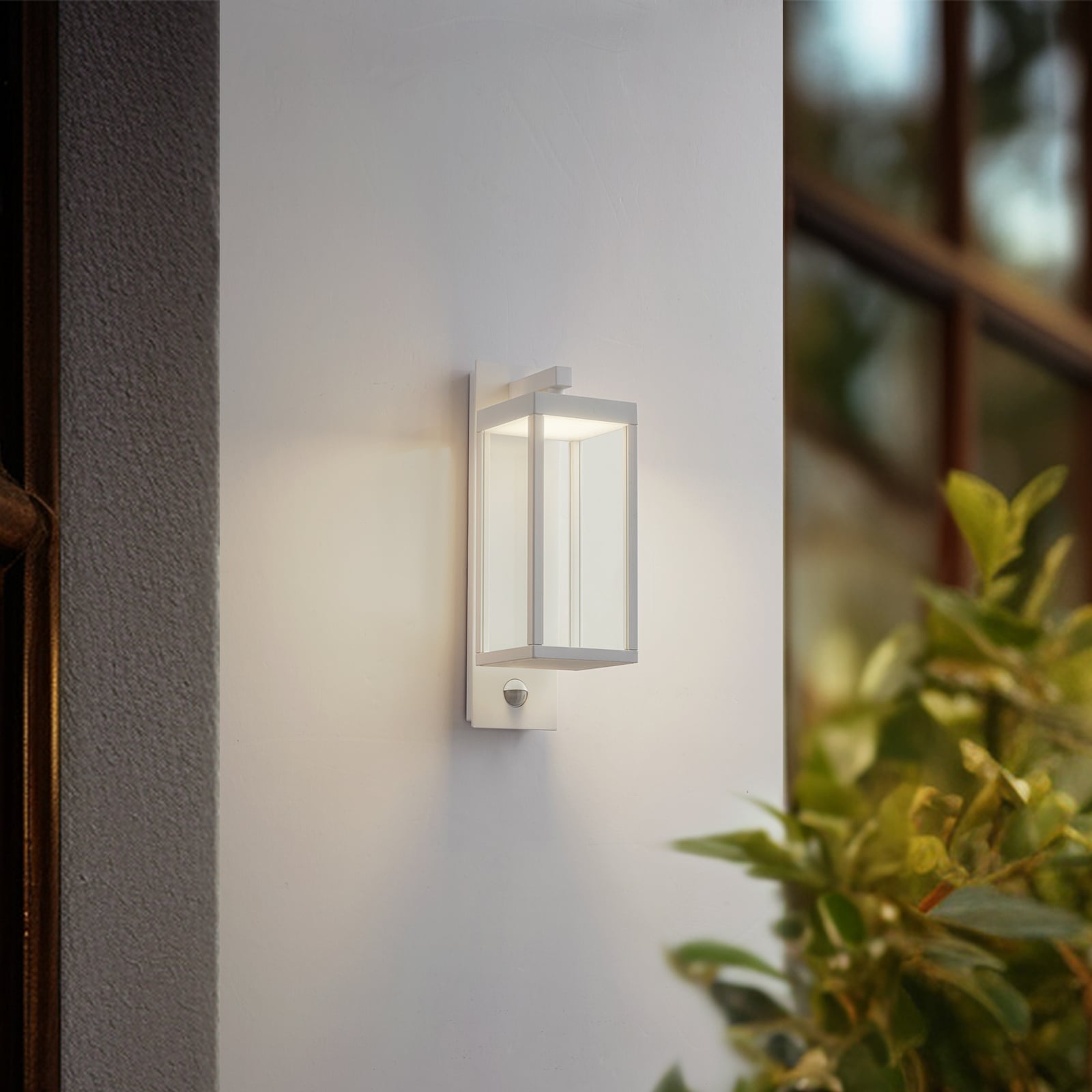 Lucande LED-Außenwandlampe Ferdinand weiß 38 cm mit Bewegungsmelder IP54 - 4251911798241