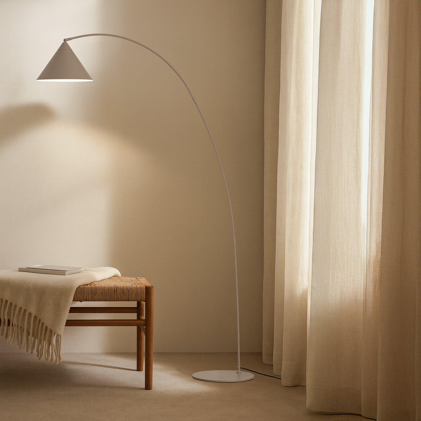 Lindby Bogenlampe Triangolo beige 195 cm Metall E27 Stehlampe IP20 - 4255830902697