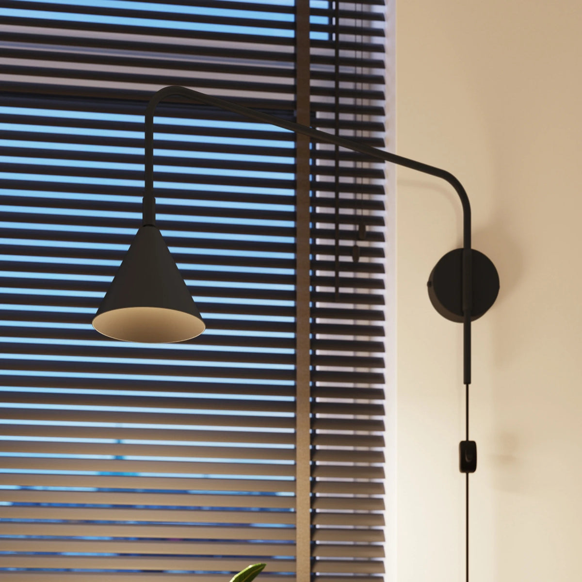 SOLLUX Wandleuchte Wandlampe LYS schwarz Metall Stecker Skandinavisches Design - 5907073081255