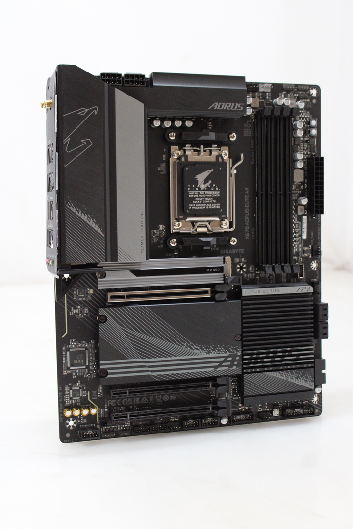 GigaByte X670 AORUS ELITE AX Mainboard Motherboard Sockel AM5 DEFEKTWARE