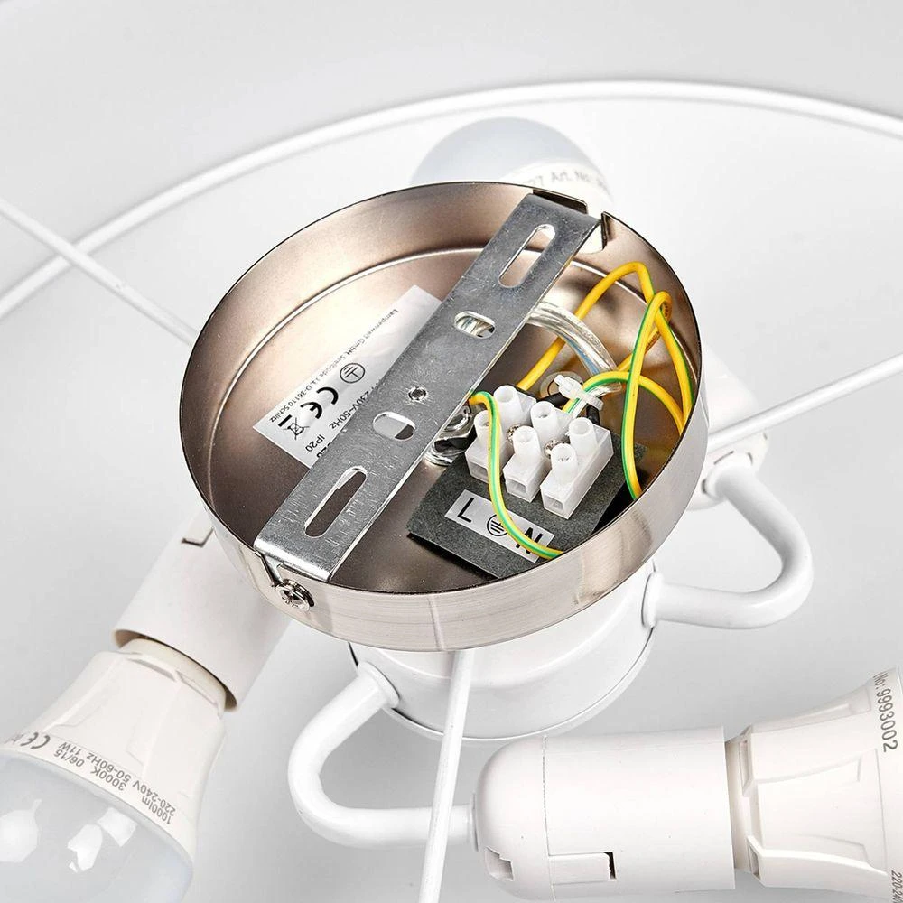 Plafonnier Lindby Sebastian, luminaire de plafond E27 blanc, produit de seconde main.