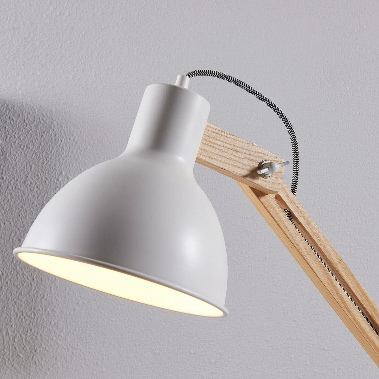B-Ware Lindby Shivanja Stehlampe Wohnzimmerleuchte Standleuchte Stehleuchte E27 Holz