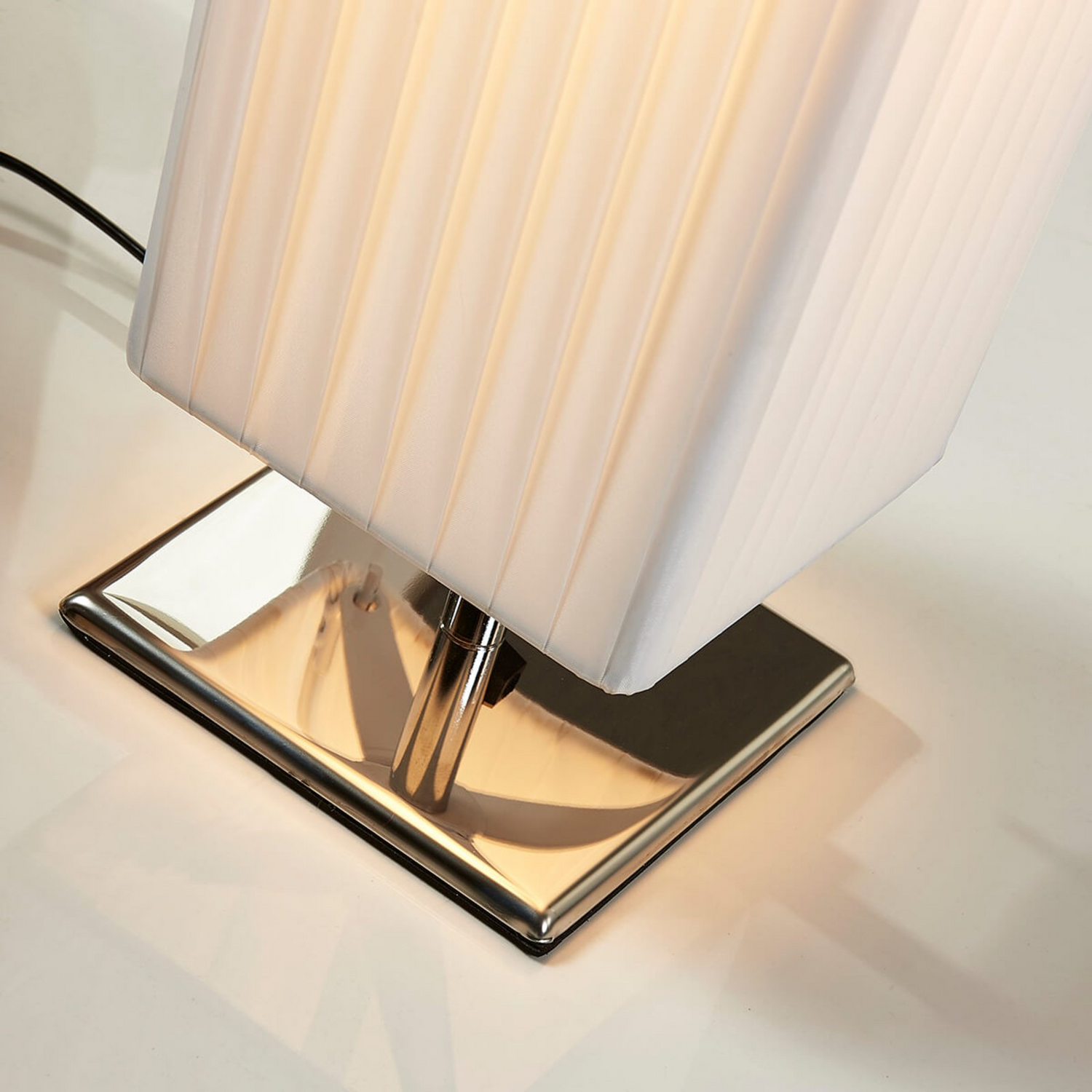 B-Ware Lindby Stehlampe Janno Stehleuchte Wohnzimmerleuchte Standleuchte Weiß Stoff E27