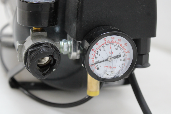 Aerotec Vento Silent 6 Druckluft Kompressor 6 L 8 Bar ölfrei 1 Defektware D-Ware