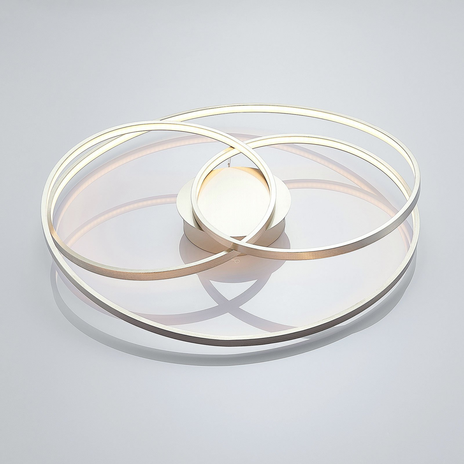 Plafonnier LED Lindby Ronka de qualité B, lampe de salon, finition nickel