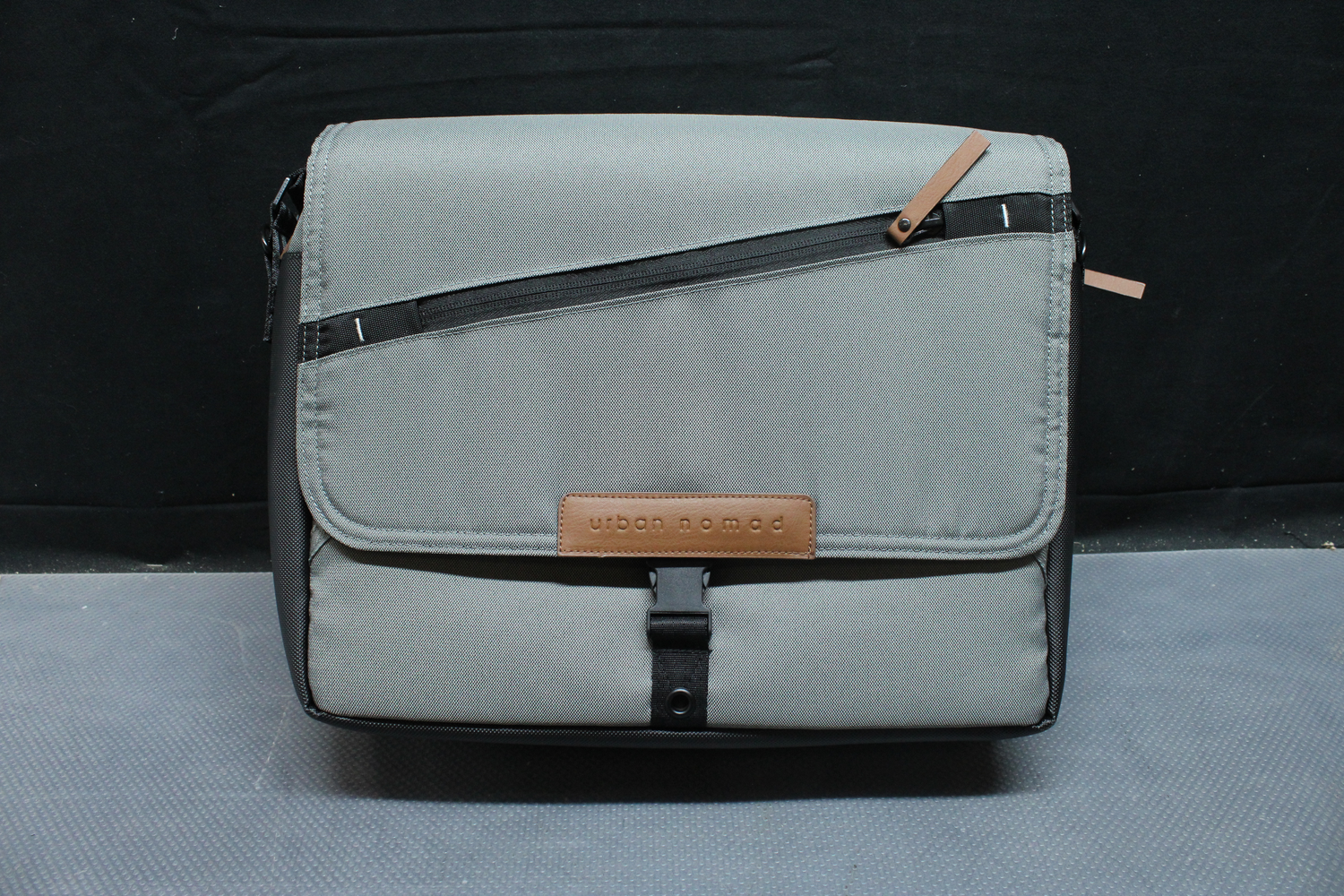 Mutsy Wockeltasche Evo Urban Nomad Tasche Baby Wickeltasche Grau  B-Ware - 8718213010106