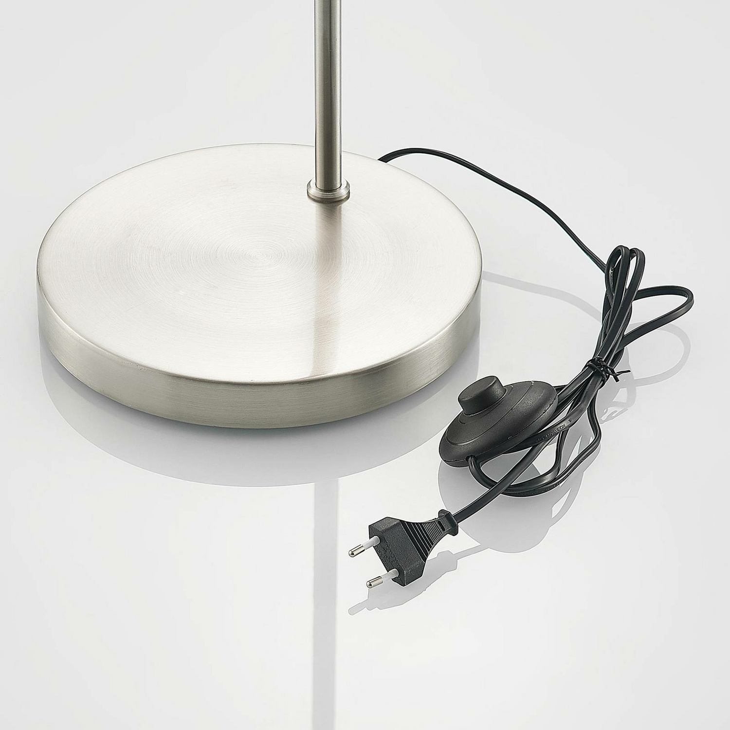 B-Ware Lindby Keriba Stehleuchte Stehlampe Wohnzimmerlampe Lampe E27 60 W Nickel Ta127