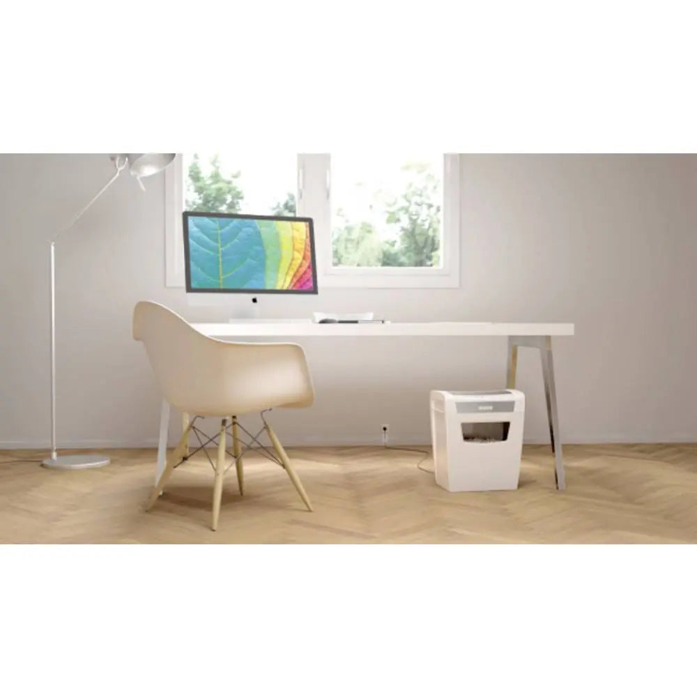 D-Ware Leitz Aktenvernichter Schredder Iq Home Office P4 8 Blatt 15 L Weiß Defektware