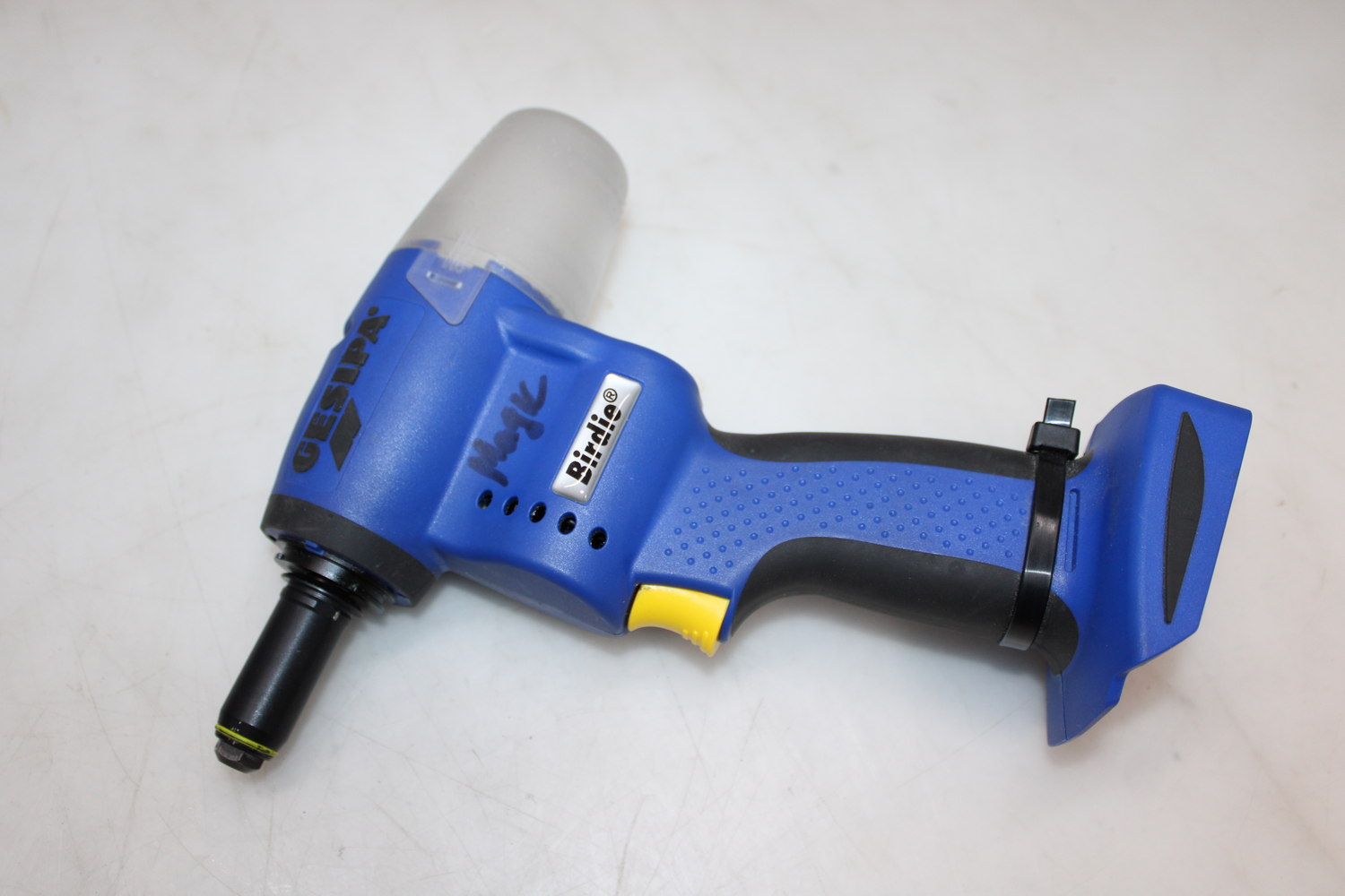 D-Ware Gesipa Akku Blindnietgerät Nietzange Birdie Akku 2 Ah Ladegerät Defektware - 4007081111973