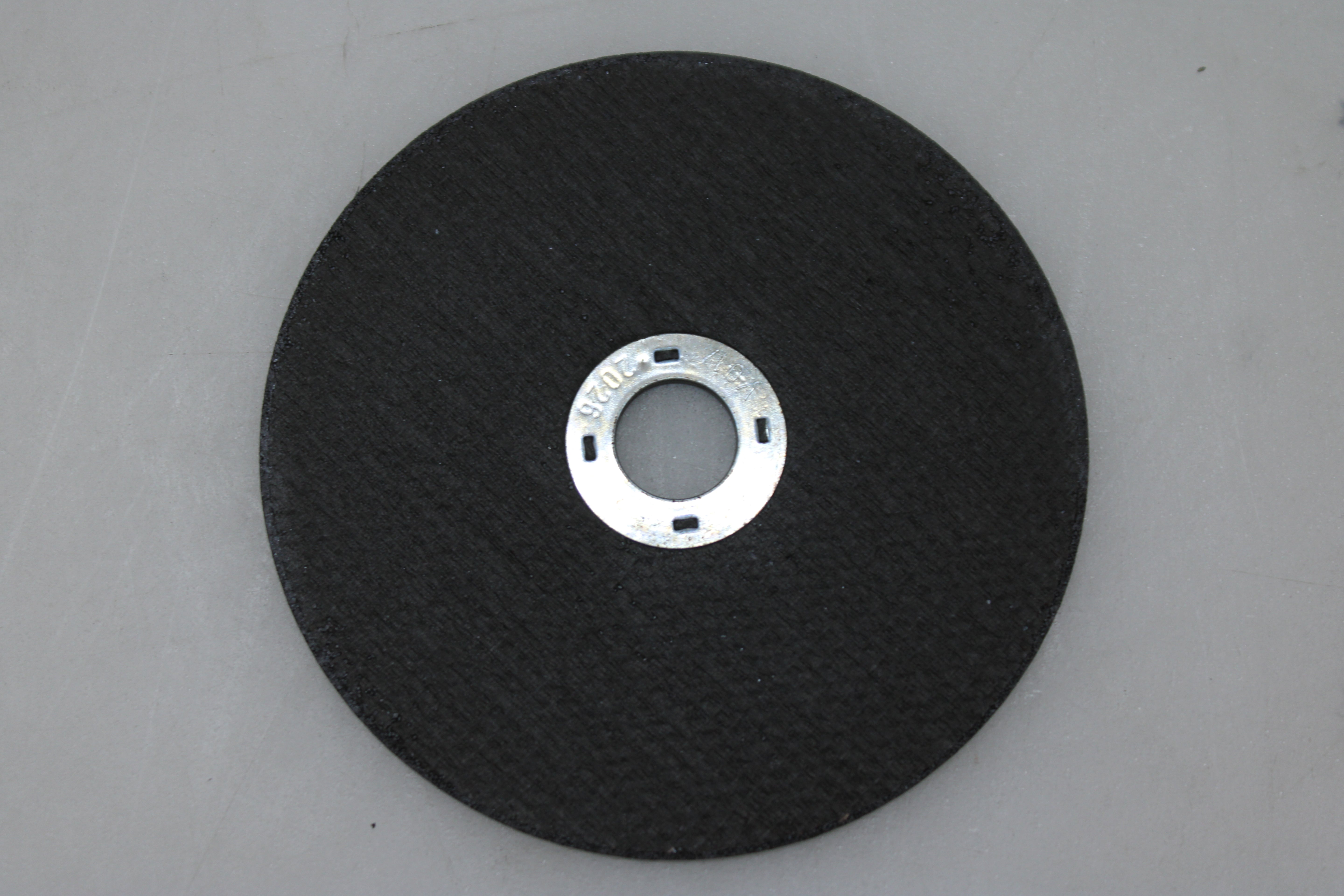 Rhodius Trennscheibe Scheibe Metall 105mm XT10 gerade 1mm Bohrung 15mm 25 STÜCK - 4011890072554