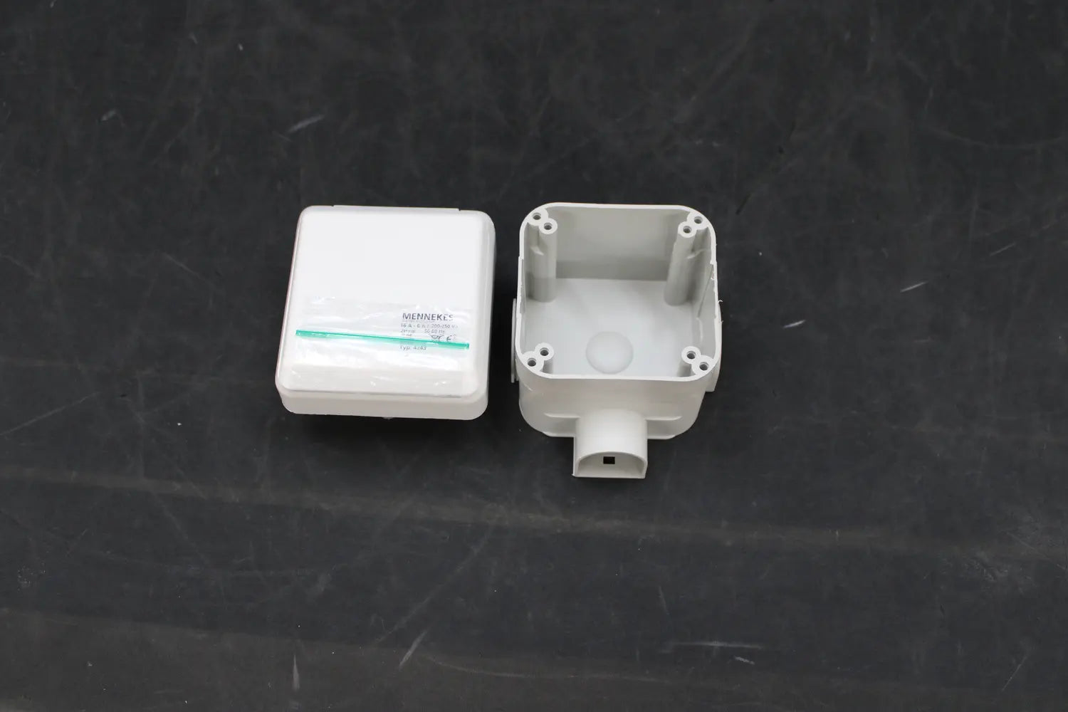 B-Ware Mennekes Steckdose Unterputzdose Cee Dose Stromversorgung Grau 3 P Ip44 16 A 230 V - 4015394022916