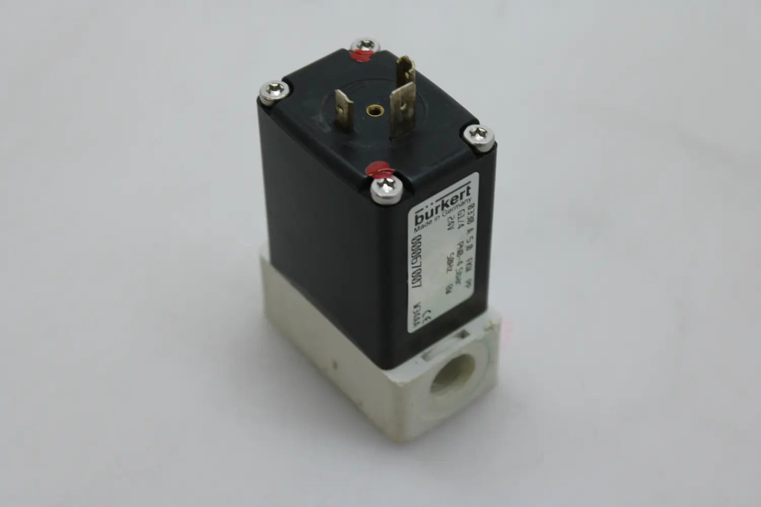 B-Ware Bürkert Magnetventil Klappanker 2/2 Wege Magnetventil G 1/4 Polypropylen Fkm - 4053913002308