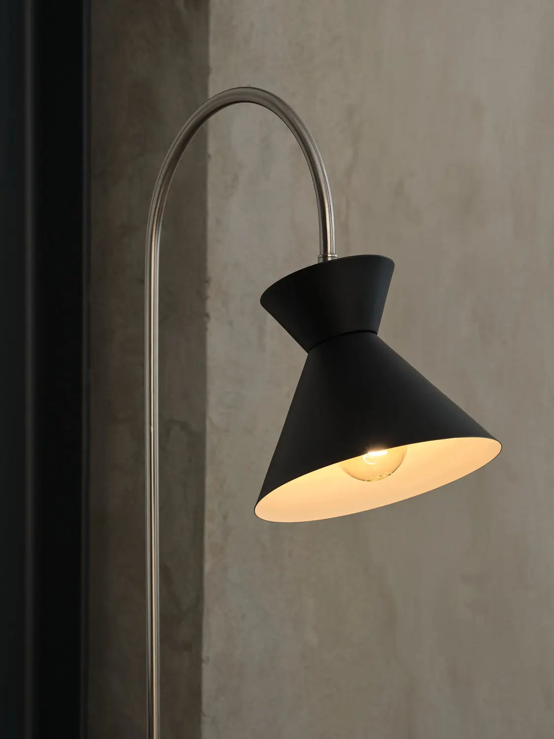 B-Ware Osram Stehleuchte Standlampe Decor Waist Floor E27 Led Schwarz 140 Cm Lampe - 4058075846746