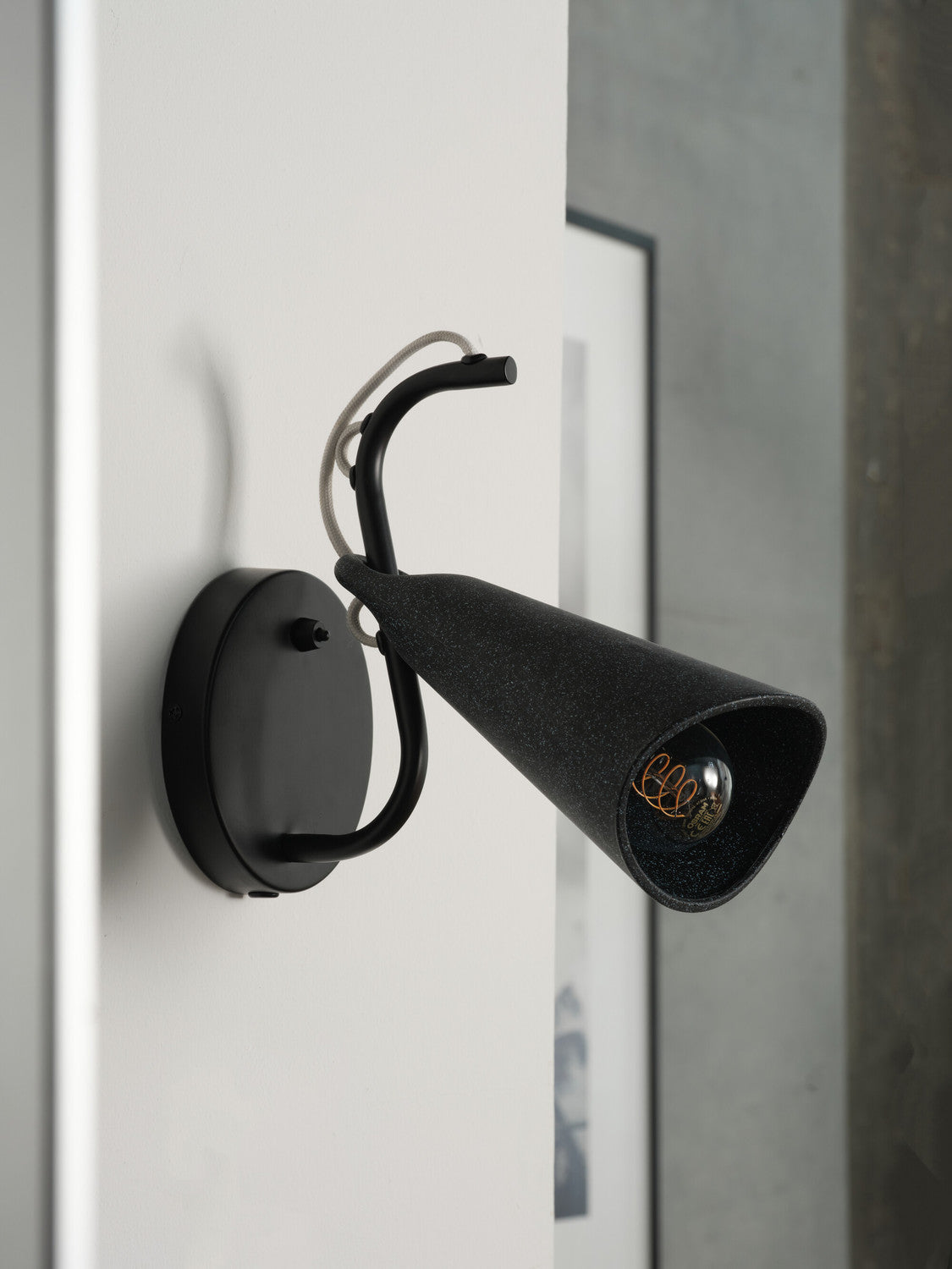 OSRAM Wandleuchte Wandlampe Decor Bell E27 Schwarz Innenbereich - 4058075848665