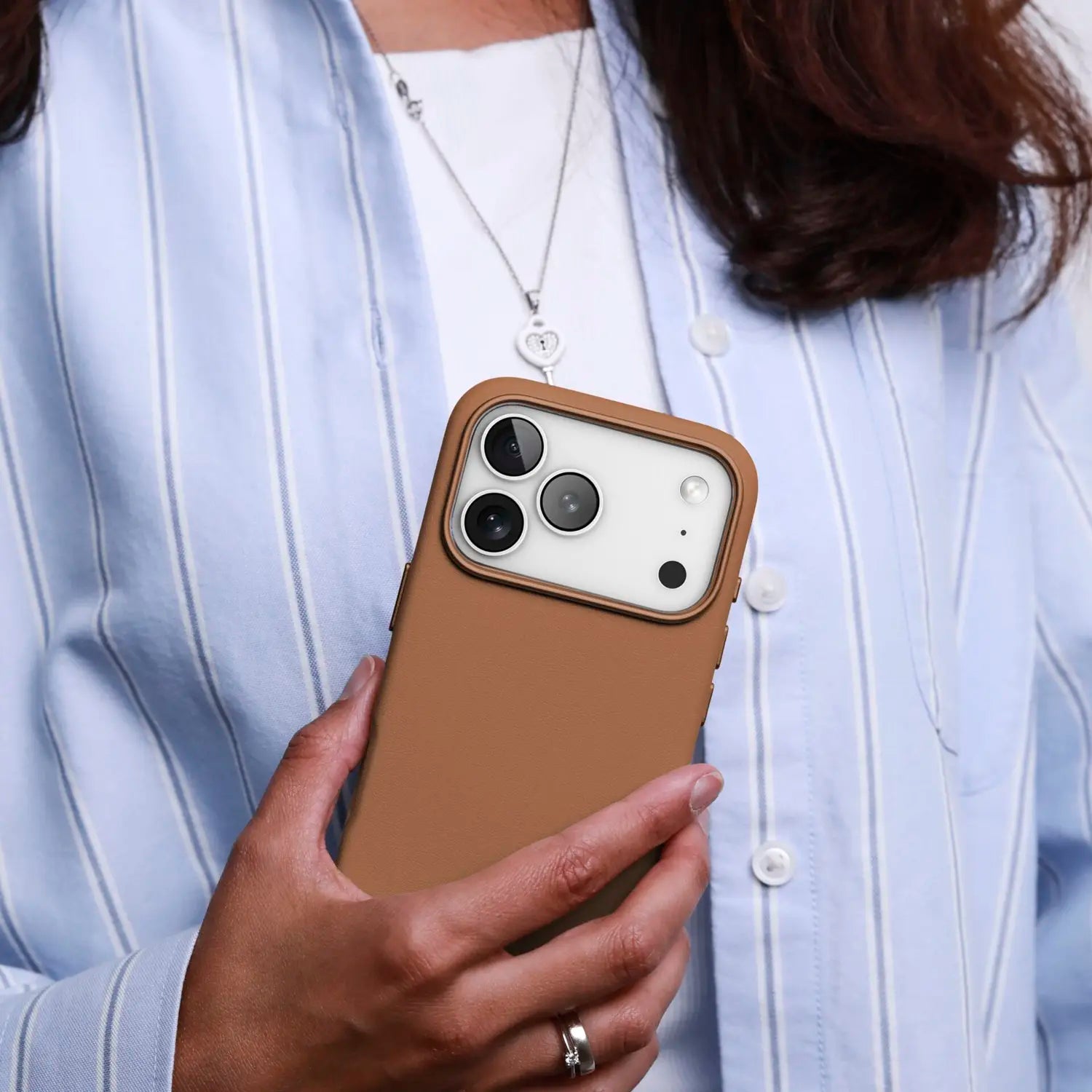 B-Ware Vonmählen Schutzhülle Cover Apple I Phone 17 Pro Like Leather Case Braun - 4255591528679
