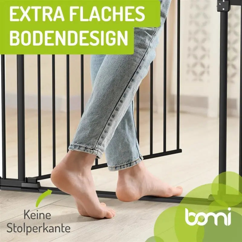 B-Ware Bomi Türschutzgitter Treppengitter Kindergitter Merle Extra Flach 79 87 Cm Xxl - 4255598315142