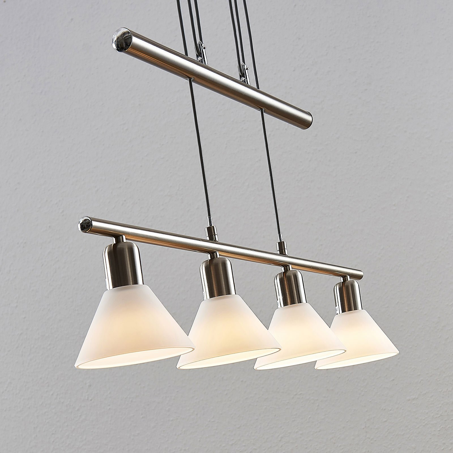 Suspension Lindby de qualité B, plafonnier Delira, lampe suspendue à 4 lumières 711 