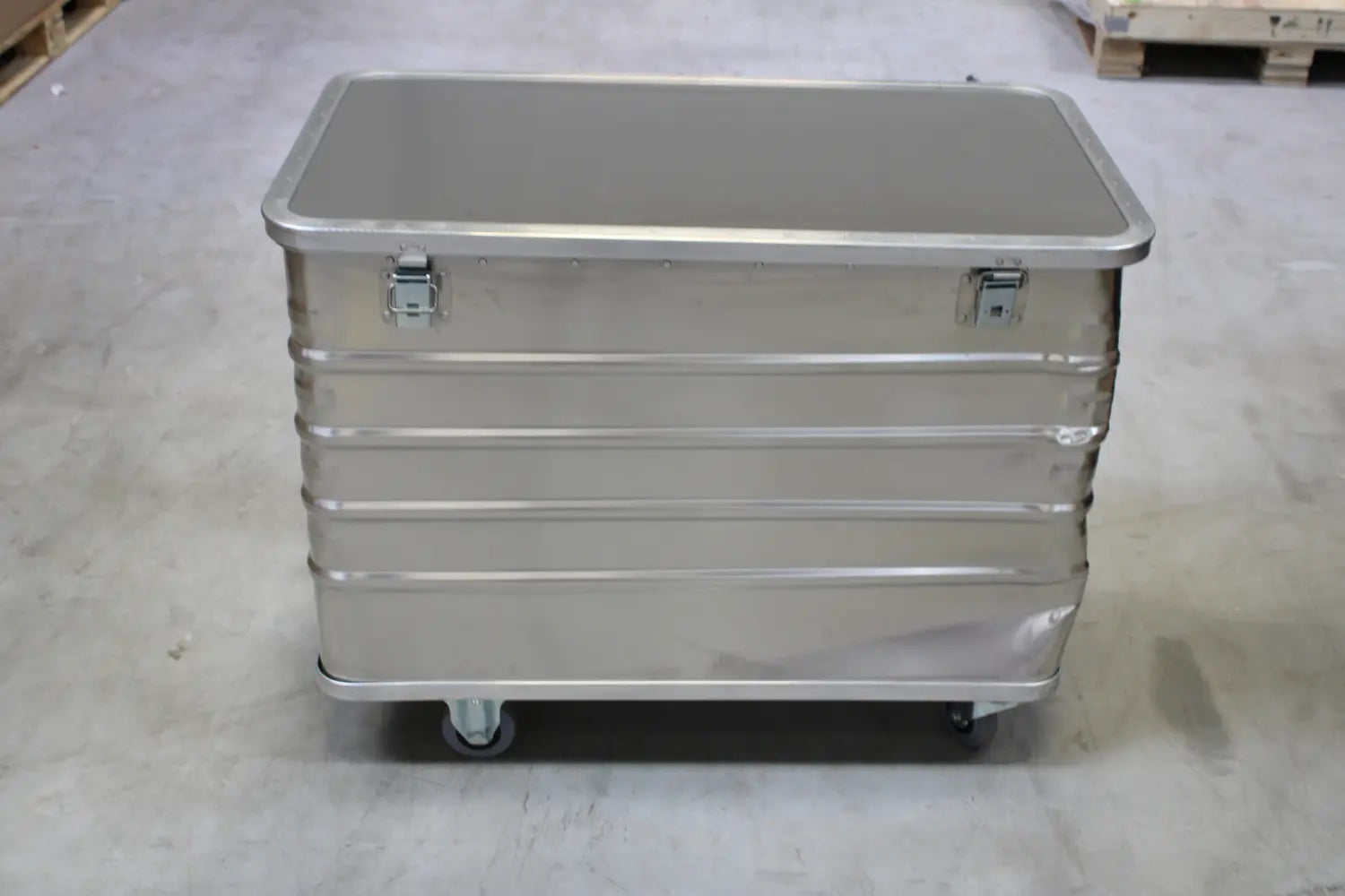 C-Ware Gmöhling Kastenwagen Transportwagen Mit Deckel D 3008 Aluminium 415 L Siehe Text - 4260257922517