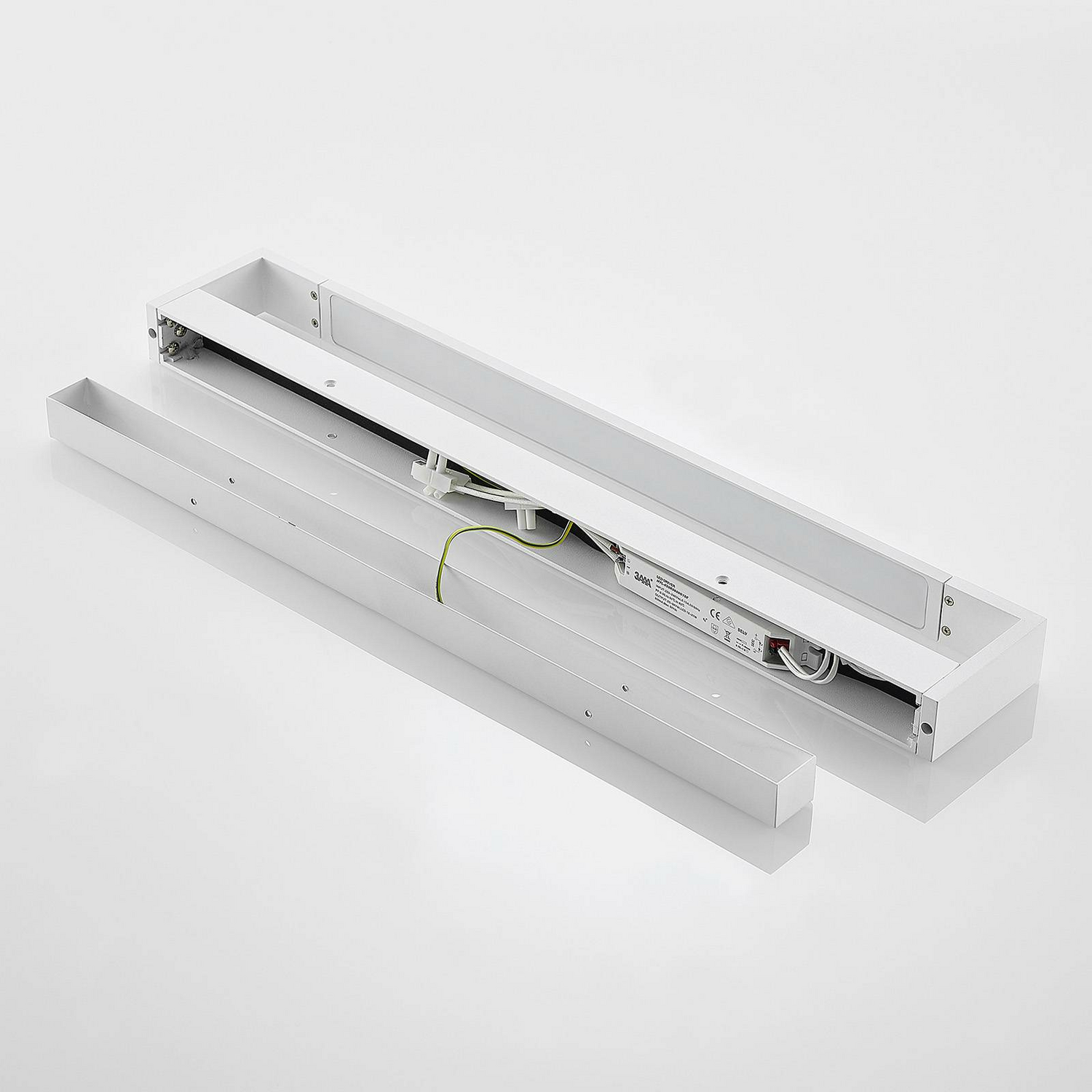 Applique murale LED Arcchio Jora de catégorie B, 18 watts, 60 cm, aluminium, blanc, 849