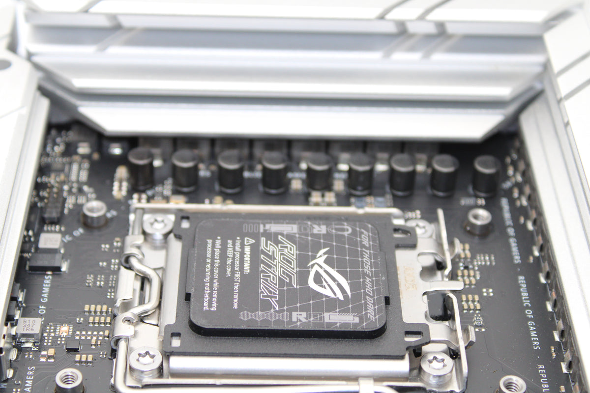 ASUS Mainboard Motherboard ROG Strix X670E A WIFI Ryzen DDR5 SIEHE TEXT/FOTO - 4711081897323