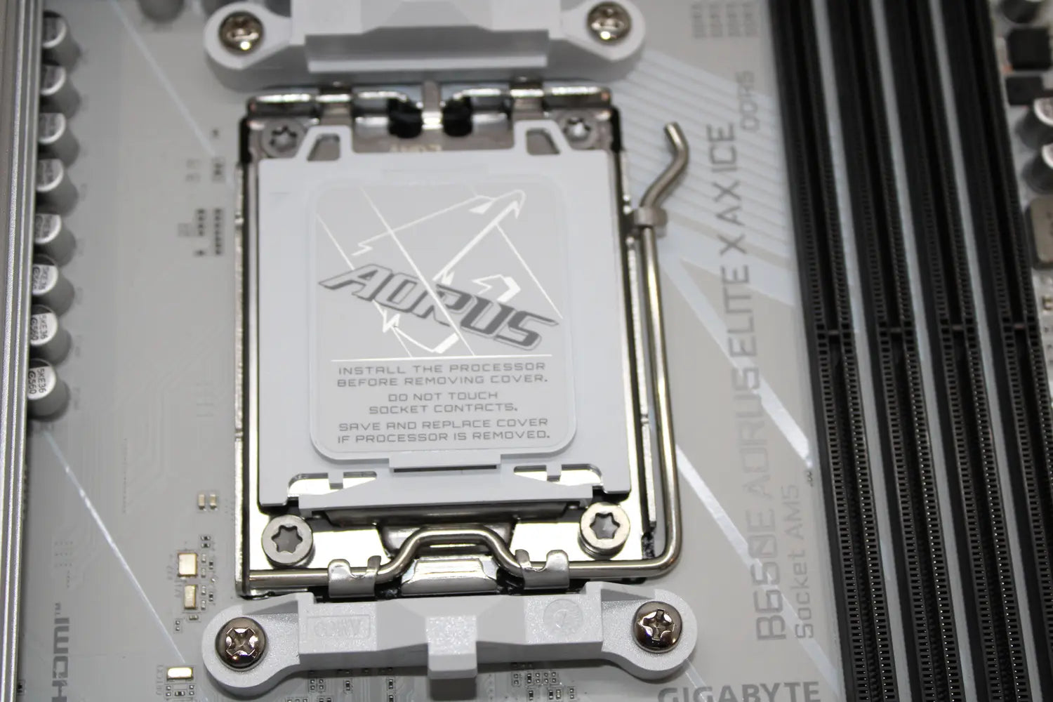 D-Ware Gigabyte Mainboard B650 E Aorus Elite X Ax Ice Atx Am5 Amd Ryzen Defektware - 4719331860554