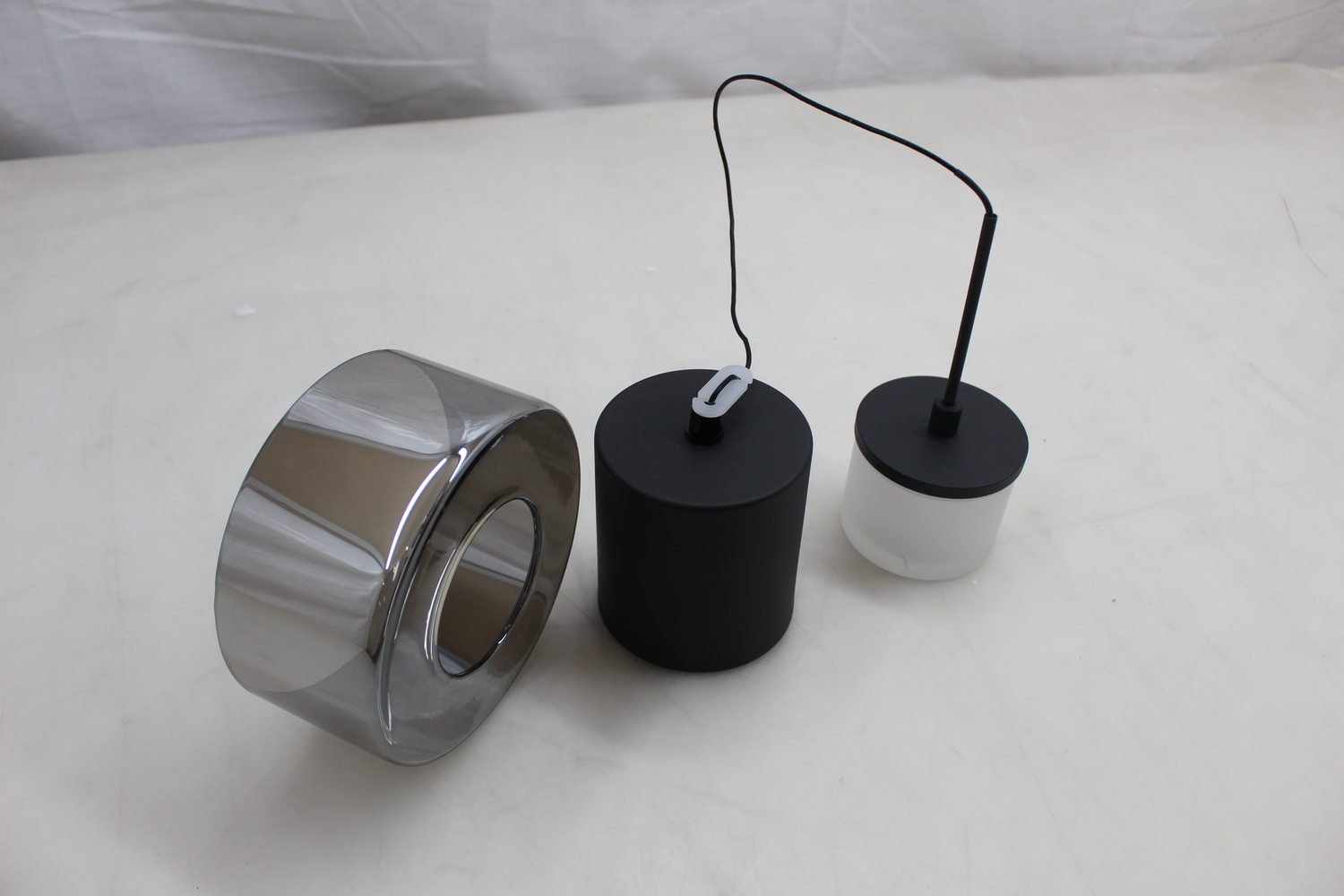 Suspension LED Paul Neuhaus Rika, verre noir, intensité variable, 15 cm