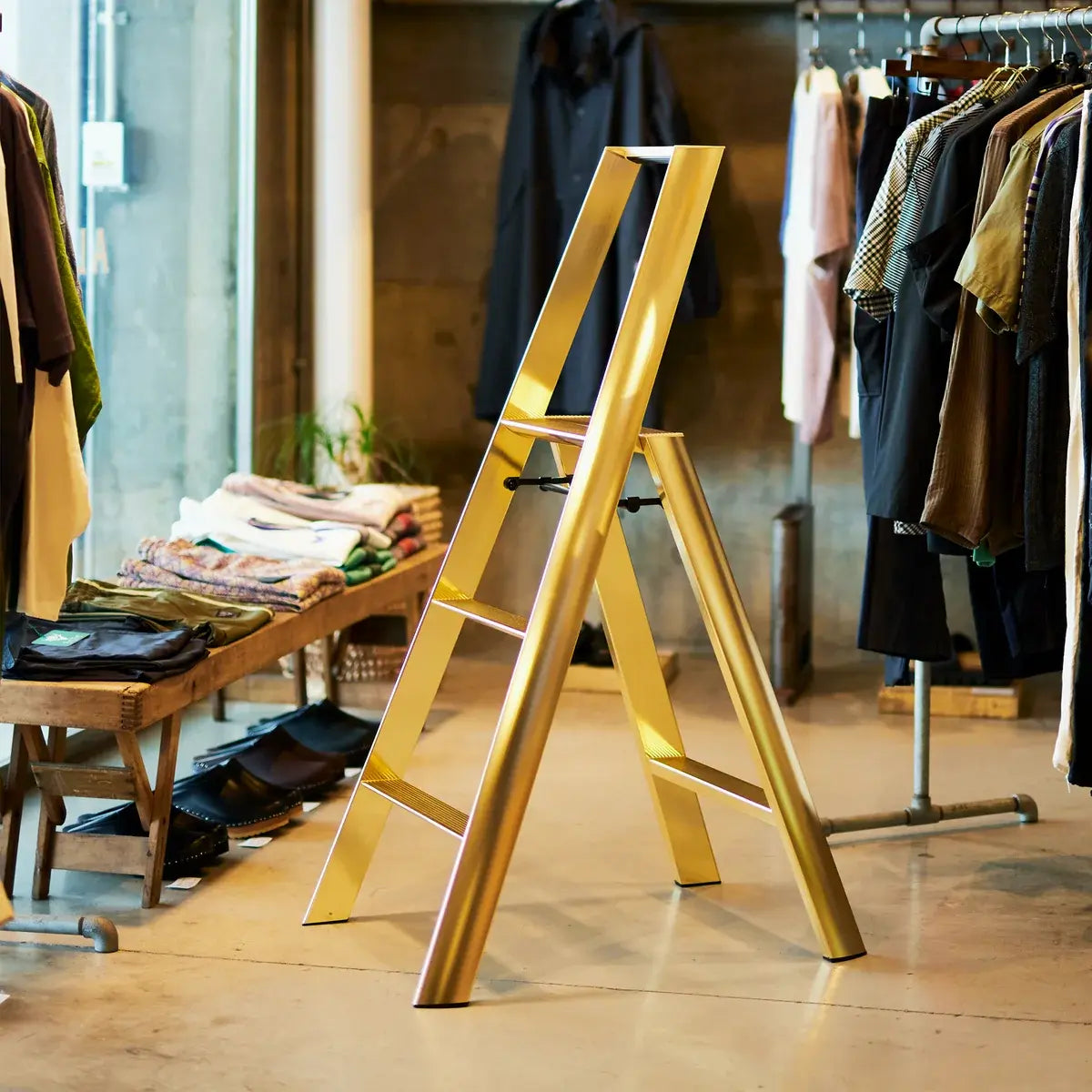 B-Ware Metaphys Hockerleiter Trittleiter Lucano 3 Stufen Aluminium Gold Premium Leiter - 4968757034449