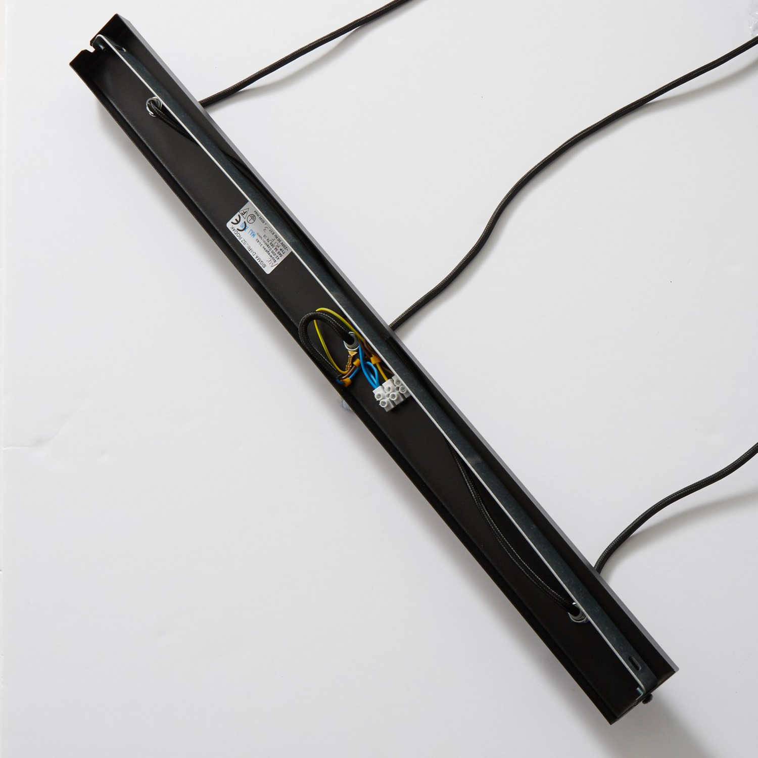 Suspension Euluna, plafonnier Rif, lampe linéaire à trois lumières E27 noire