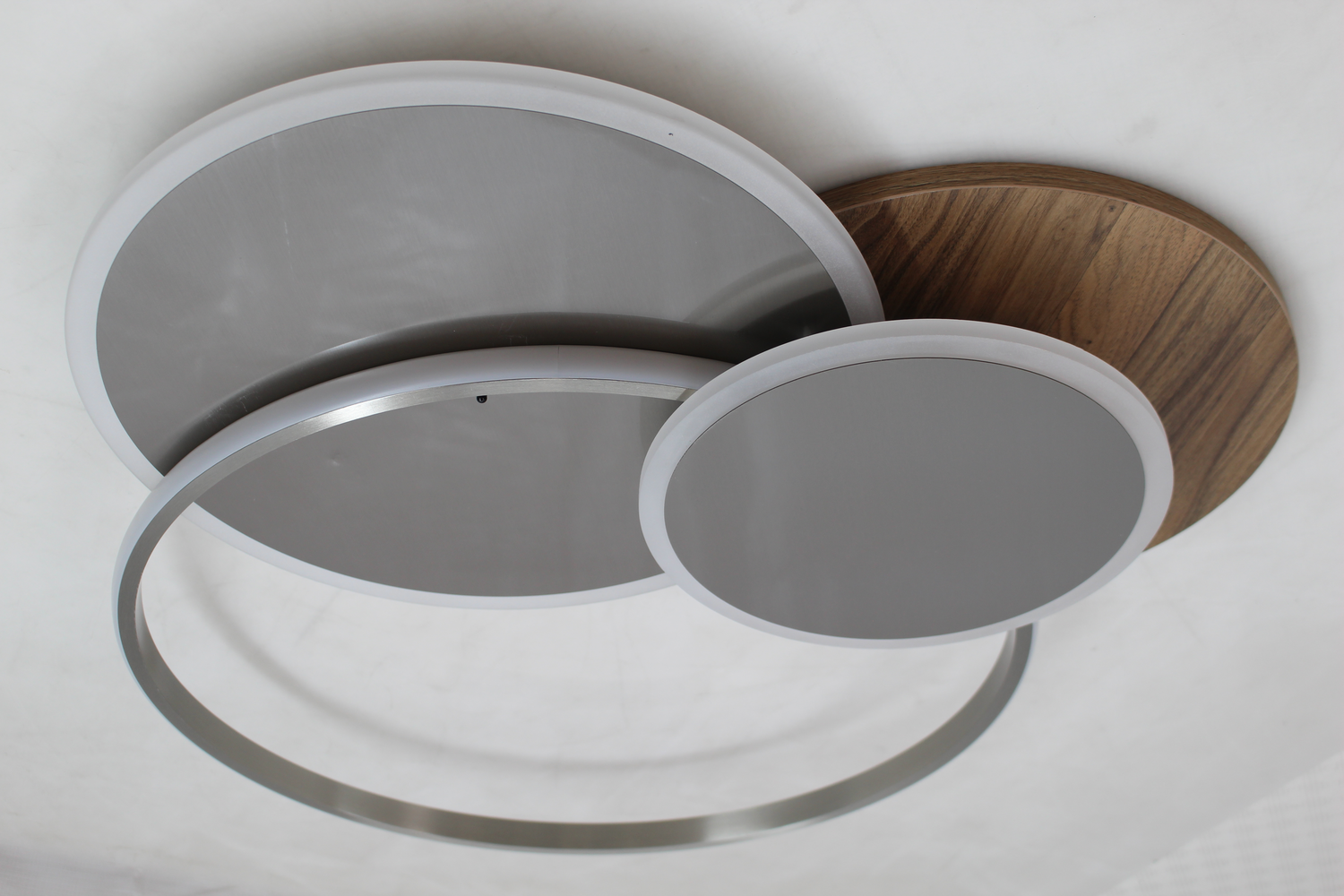 Plafonnier LED Paul Neuhaus Palma de qualité B, 50 watts, bois, argent/blanc