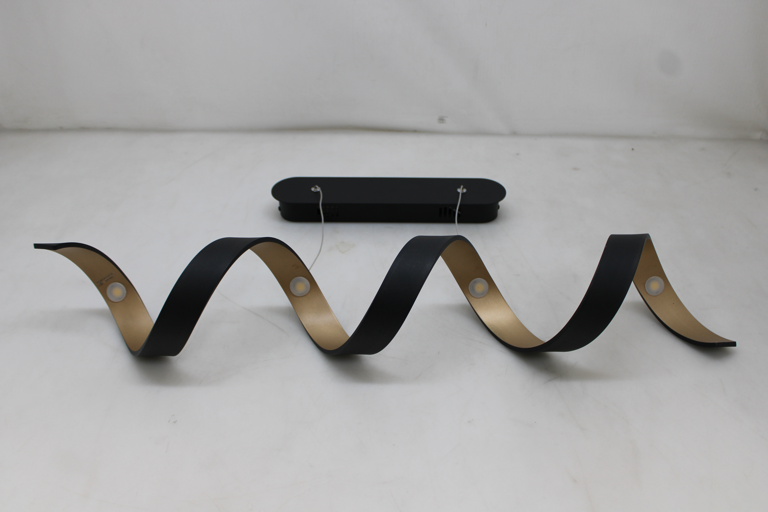 Eco light LED-Hängeleuchte Helix schwarz-gold 80 cm Deckenlampe DEFEKTWARE