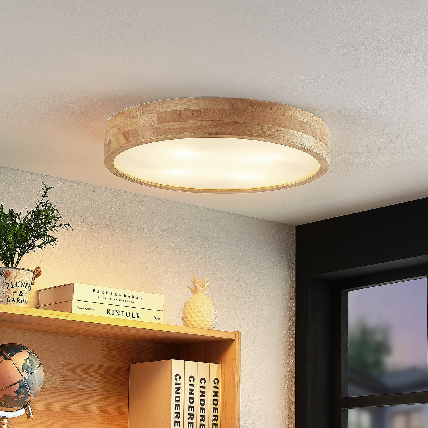 Plafonnier Lindby Tanju de qualité B, en bois de chêne, ø50cm, luminaire décoratif, douille E27