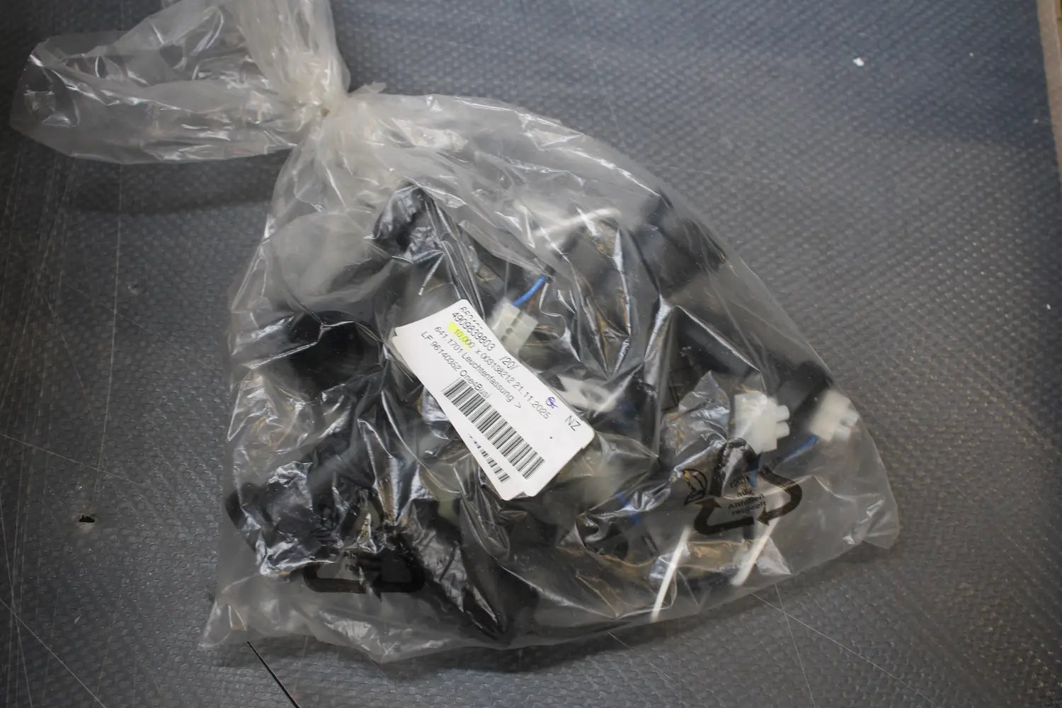 B-Ware Bachmann Leuchtenfassung Lampenfassung E27 Lampensockel Schwarz 10 Stück - 4057298009198