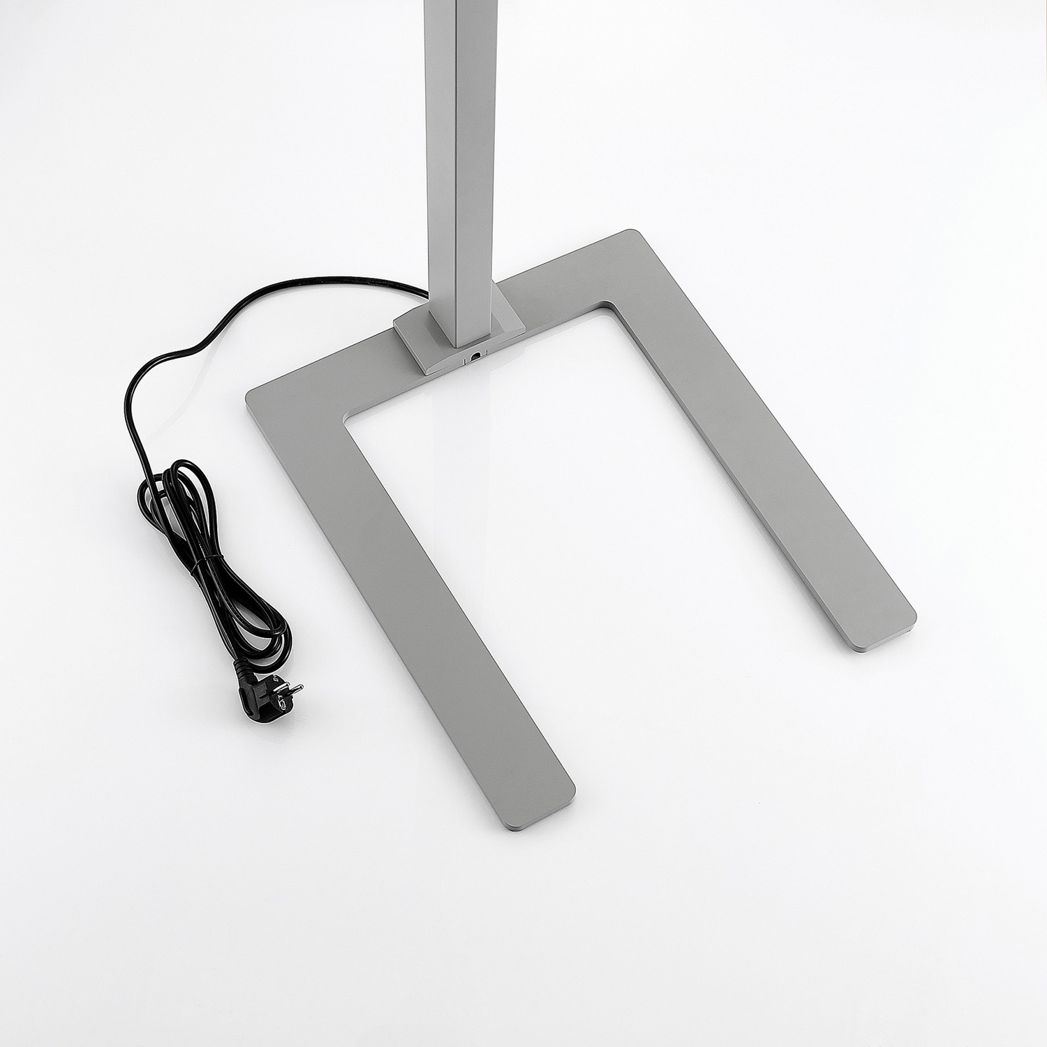 B-Ware LED Stehlampe Ionel Arcchio Direkt Indirekt Tageslichtsensor Stehleuchte Büro