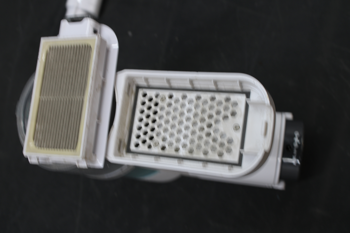 Universum VC 300-20 Akku-Staubsauger Handstaubsauger weiß SIEHE TEXT/FOTO