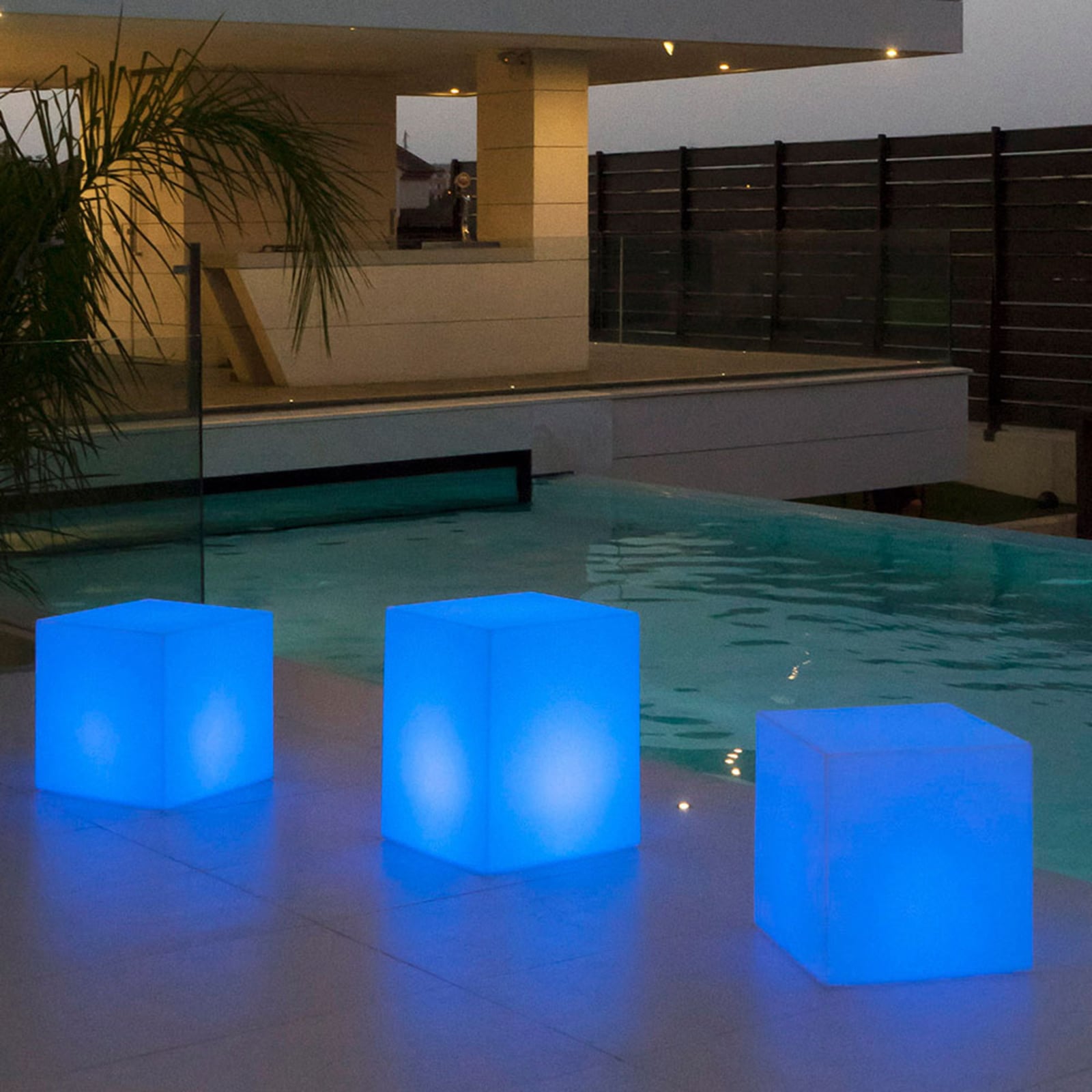 Newgarden Solarleuchte Cuby LED Gartenlampe dimmbar RGB 43cm weiß IP65 600lm - 8436558745483