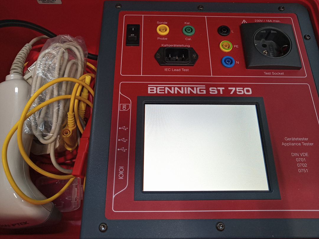 Benning Gerätetester ST 750 A DIN VDE 0701/702 BGV A3 BetrSichV DEFEKTWARE