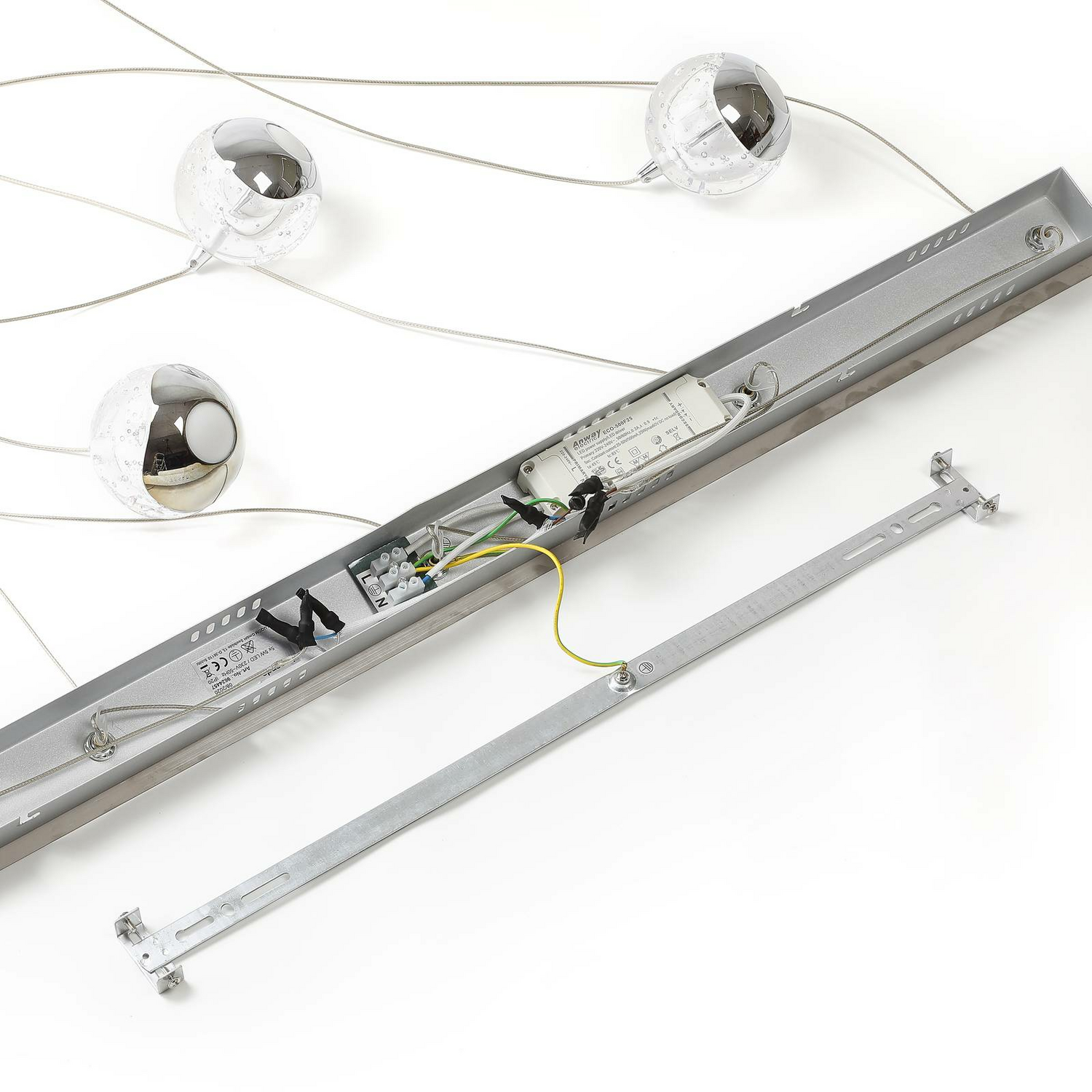 Suspension LED Lucande de qualité B, luminaire Hayley pour salon, suspension décorative 899