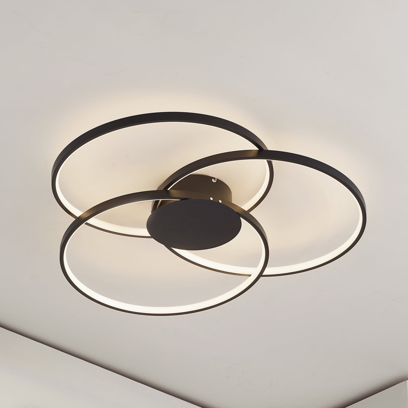 Lindby Deckenleuchte Lampe Riley LED dimmbar schwarz Holzoptik 3000K 76x73cm - 4251096574043