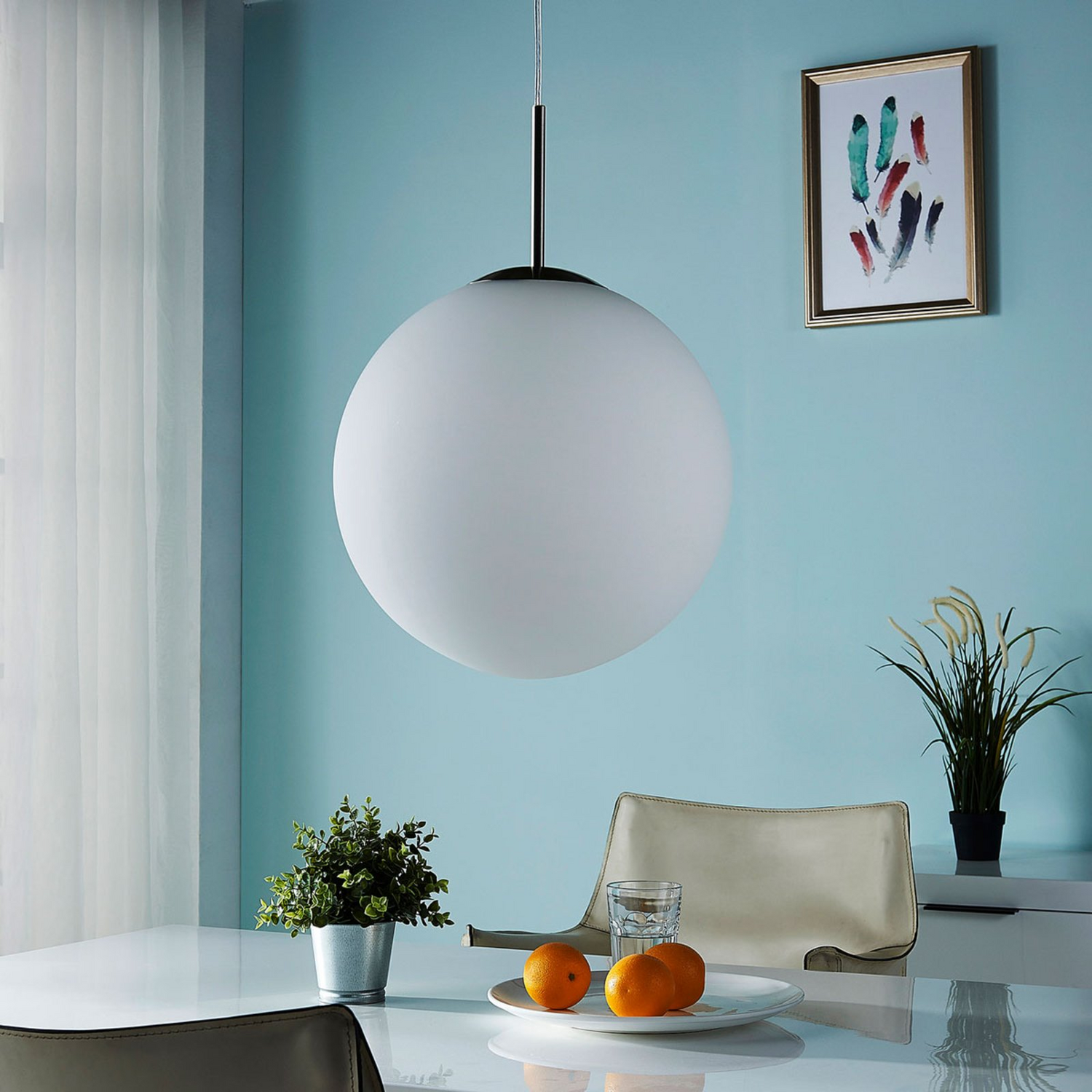 Suspension sphérique Lindby Marike, plafonnier, douille E27 en verre opale 