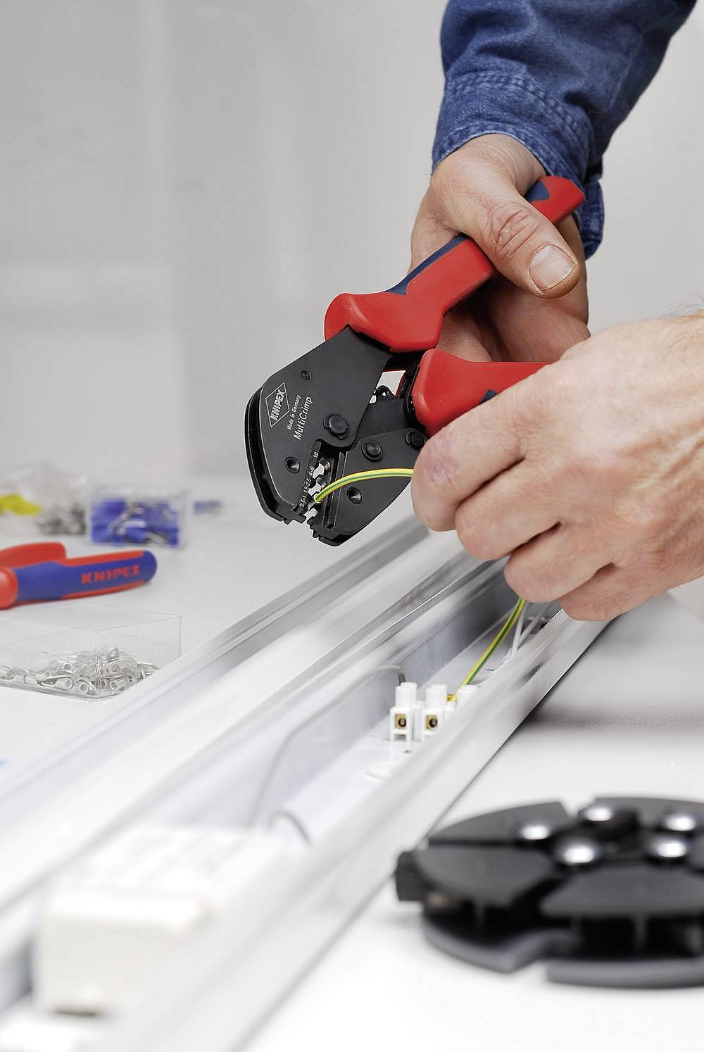 B-Ware Knipex 97 33 01 Crimpzange Unisolierte Offene Steckverbinder Elektrostahl