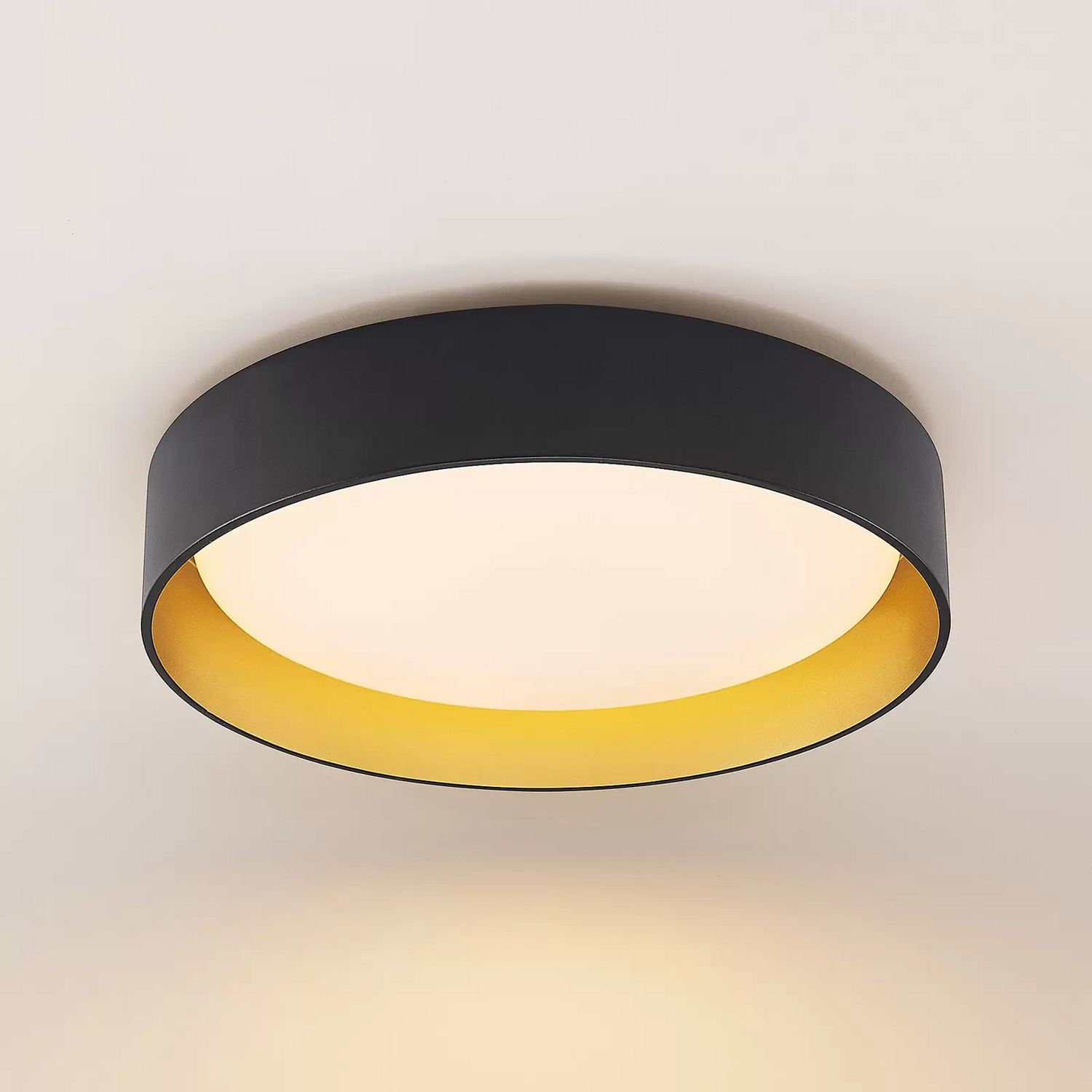 Plafonnier LED Lindby Gracjan CCT Noir et Or 324 (B-Stock)