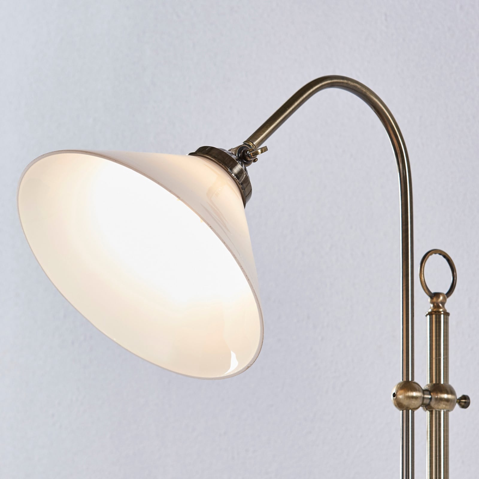 Lindby Stehlampe Otis LED Stehleuchte altmessing 170cm E27 Lampe Leuchte - 4251096525106